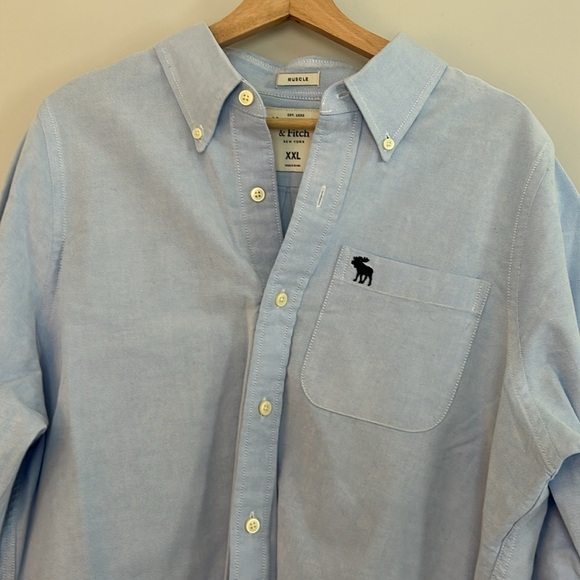Abercrombie & Fitch 100% Cotton Muscle Button Down Shirt - Picture 8 of 9